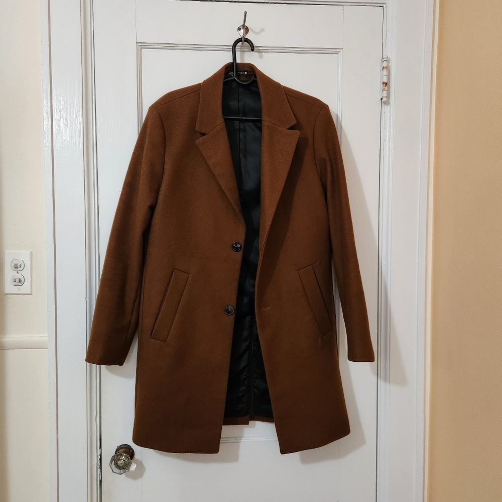 Zara Brown Trench Coat with Notched Lapel and Tailored Fit